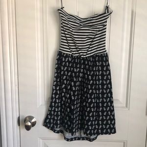 Strapless medium black and white dress